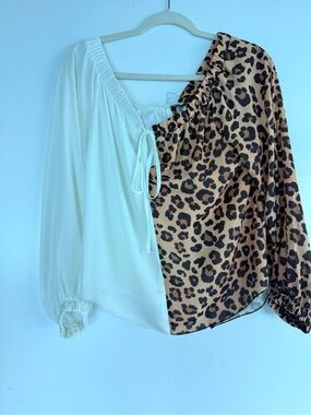 VENUS White and Leopard Split Long Sleeves Top